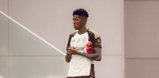 Vitão em treino do Flamengo no Ninho do Urubu - Foto: Adriano Fontes / Flamengo