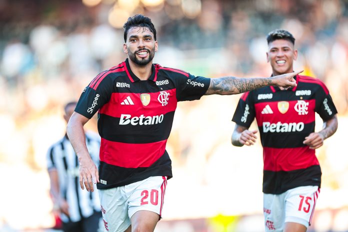 Lucas Paquetá comemora seu primeiro gol após retorno ao Flamengo, na vitória contra o Botafogo no Engenhão - Foto: Gilvan de Souza / Flamengo