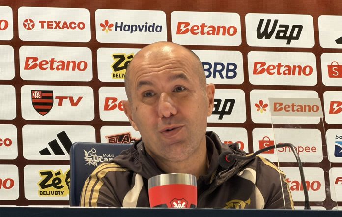 Leonardo Jardim em entrevista coletiva após vitória do Flamengo sobre o Cruzeiro - Foto: Raisa Simplicio