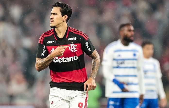 Pedro marca o 1º gol do Flamengo na vitória sobre o Cruzeiro - Foto: Gilvan de Souza / Flamengo