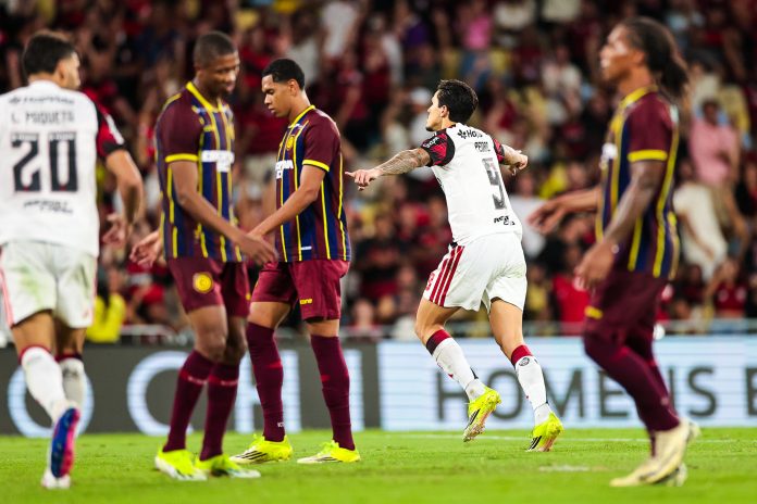 Pedro marca para o Flamengo na goleada sobre o Madureira no Maracanã - Foto: Gilvan de Souza / Flamengo