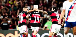 Arrascaeta marca e comemora o primeiro gol do Flamengo sobre o Bahia - Foto: Gilvan de Souza / Flamengo