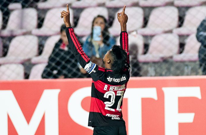 Bruno Henrique comemora o 1º gol do Flamengo na vitória sobre o Cusco pela Libertadores - Foto: Gilvan de Souza / Flamengo