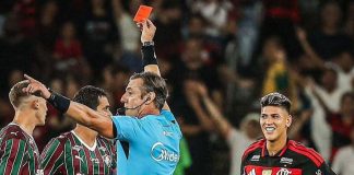 Carrascal é expulso contra o Fluminense