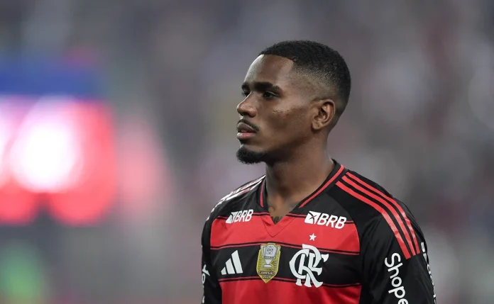 Evertton Araújo em campo pelo Flamengo