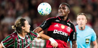 Evertton Araújo em campo pelo Flamengo na vitória sobre o Fluminense no Maracanã - Foto: Gilvan de Souza / Flamengo