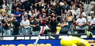 Gonzalo Plata marca e comemora na goleada do Flamengo sobre o Atlético-MG na Arena MRV - Foto: Gilvan de Souza / Flamengo