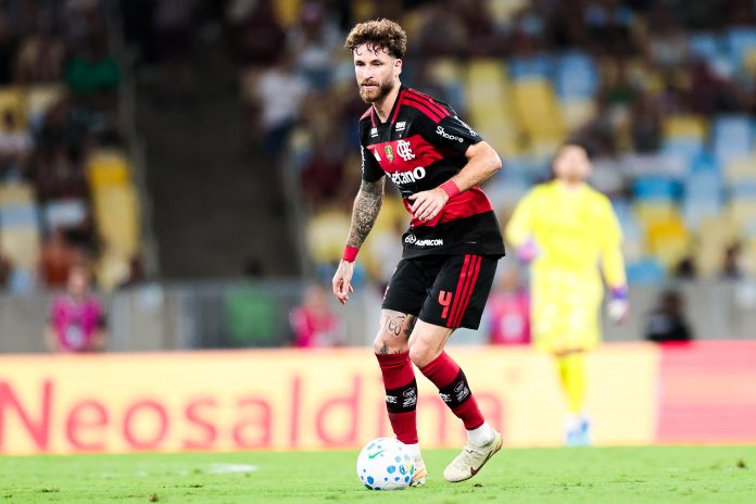 Léo Pereira em campo na vitória do Flamengo sobre o Fluminense - Foto: Gilvan de Souza / Flamengo