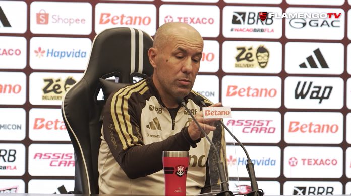 Leonardo Jardim em entrevista coletiva após goleada do Flamengo sobre o Atlético-MG em Belo Horizonte