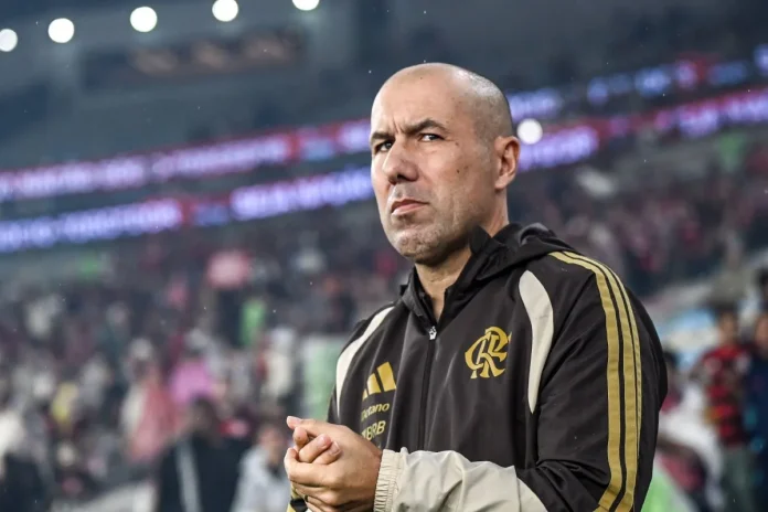 Leonardo Jardim em jogo do Flamengo no Maracanã