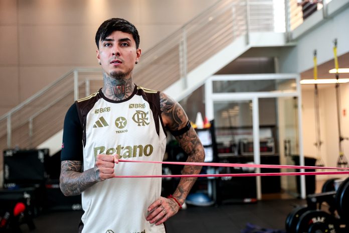Pulgar na academia do Flamengo no Ninho do Urubu - Foto: Gilvan de Souza / Flamengo
