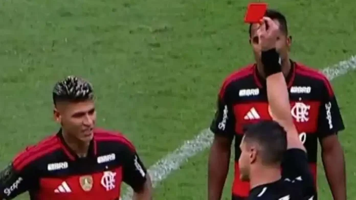 Carrascal sendo expulso
