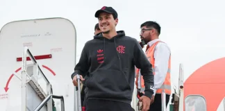 Flamengo embarca nesta terça-feira (28) rumo à La Plata, onde encara o Estudiantes pela Libertadores - Foto: Gilvan de Souza/Flamengo