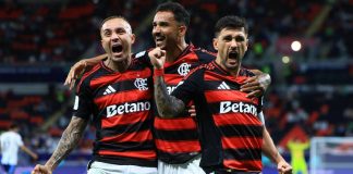 Jogadores do Flamengo em campo