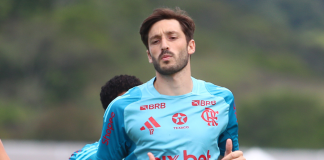 Lateral-esquerdo uruguaio Matías Viña do Flamengo, emprestado ao River Plate, da Argentina.