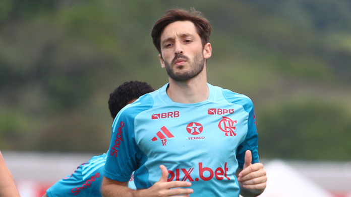 Lateral-esquerdo uruguaio Matías Viña do Flamengo, emprestado ao River Plate, da Argentina.