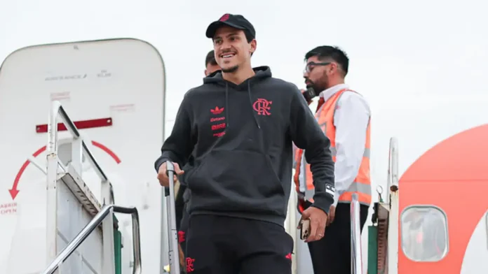 Flamengo desembarca no aeroporto do Rio. Foto: Gilvan de Souza/Flamengo