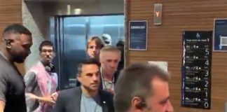 Carlo Ancelotti em sua chegada ao Maracanã para o clássico entre Flamengo e Vasco