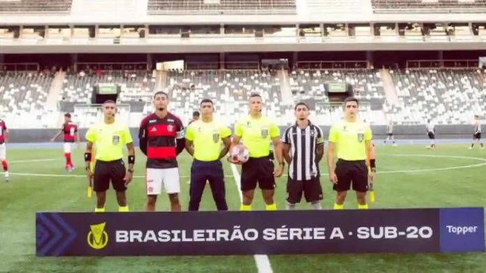 Os capitães de Flamengo e Botafogo com os árbitros antes da bola rolar no Engenhão
