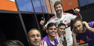 Jorginho, Everton Cebolinha, Ayrton Lucas, Luis Araújo, Léo Pereira e Leo-Ortiz no vestiário do Flamengo no Estádio Atanásio Girardot, durante confusão com torcida do Independiente Medellín