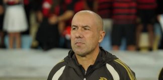 Leonardo Jardim comandando o Flamengo no Maracanã