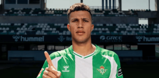Nelson Deossa, meio-campista central no Real Betis, da Espanha.