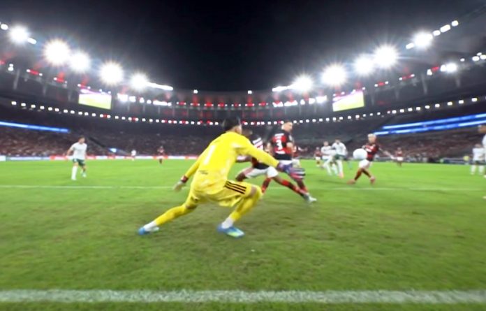 Rossi em campo pelo Flamengo na derrota para o Palmeiras