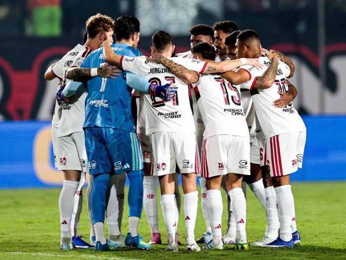 Time-Vitoria-2-0-Flamengo-140526 Time do Flamengo antes da bola rolar no Barradão