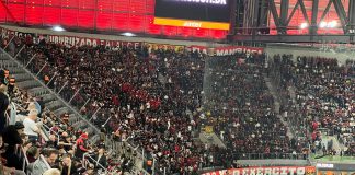 Torcida do Flamengo em peso na Arena da Baixada, em Curitiba