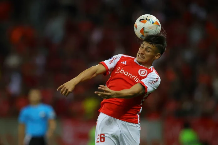 Bernabei, lateral-esquerdo do Internacional