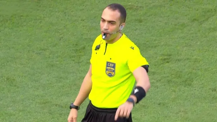 davi-de-oliveira-lacerda-arbitro Davi Oliveira Lacerda, árbitro que apitou Flamengo x Palmeiras.