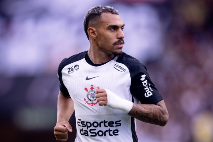 Lateral direito Matheuzinho, do Corinthians
