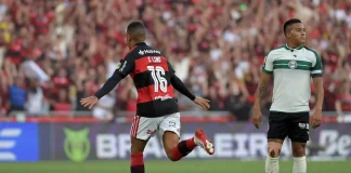 Samuel Lino comemora contra o Coritiba