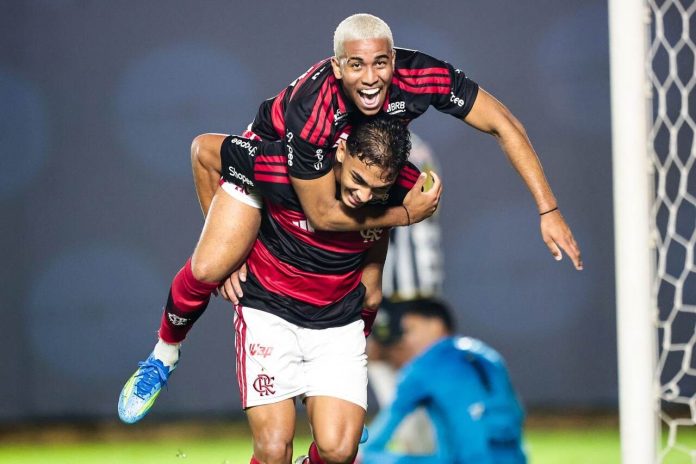 Josmar comemora gol no Sub-20. Foto: Gilvan de Souza / Flamengo