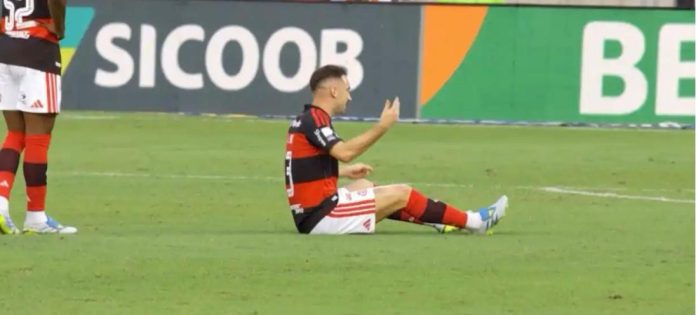 Léo Ortiz sente dores na coxa e é substituído por João Victor