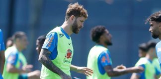 Léo Pereira em treino pela Seleção Brasileira