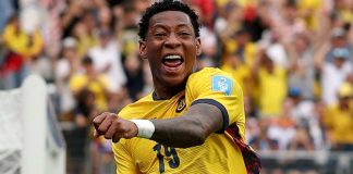 Plata em comemoração do seu gol que classificou a Seleção do Equador para a próxima etapa da Copa do Mundo