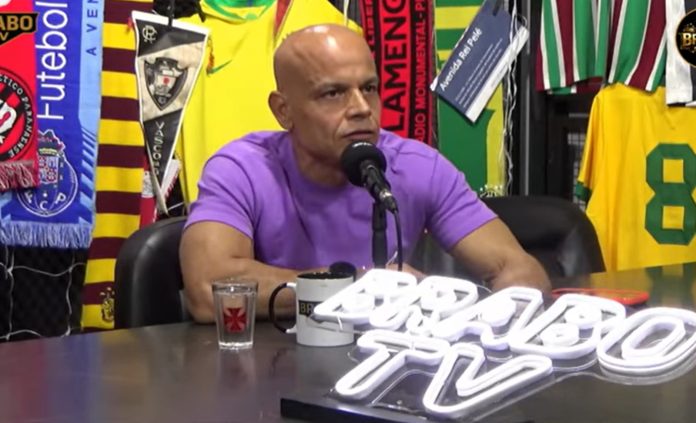 Robert campeão brasileiro pelo Santos em 2002