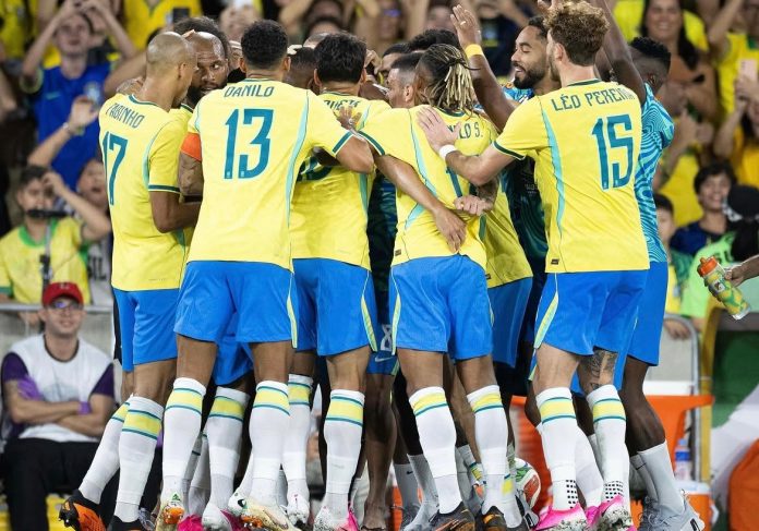 Seleção Brasileira em comemoração em amistoso antes da Copa do Mundo