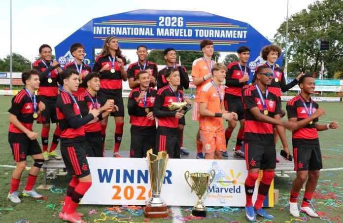 Sub-15 do Flamengo ganha título na Holanda