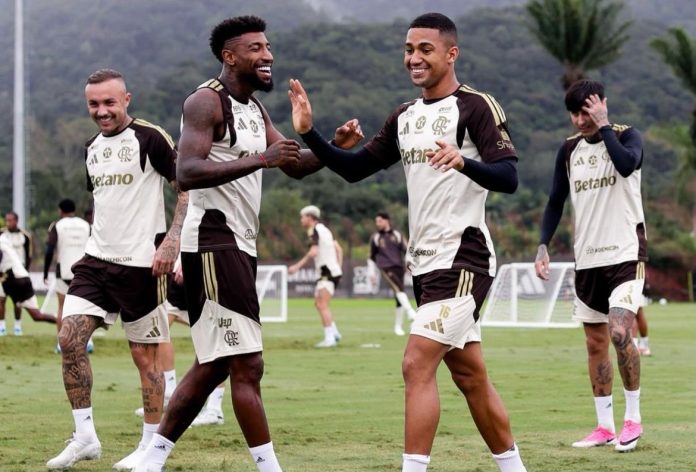 Treino no Ninho do Urubu para Intertemporada em Portugal