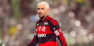 Arrascaeta em campo na goleada do Flamengo sobre a Chapecoense