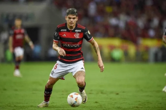 Ayrton Lucas jogador do Flamengo