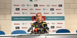 Leonardo Jardim em entrevista coletiva após o Flamengo conquistar o Troféu de Algarve, em Portugal
