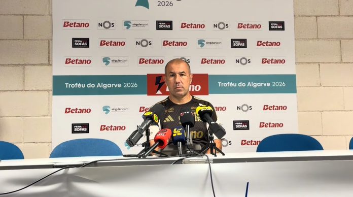 Leonardo Jardim em entrevista coletiva após o Flamengo conquistar o Troféu de Algarve, em Portugal