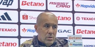 Leonardo Jardim em entrevista coletiva no Maracanã - Foto: Adriano Fontes / Flamengo