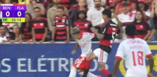 Pulgar chega firme na marcação do argentino racista Prestianni, durante a vitória do Flamengo sobre o Benfica no Algarve, em Portugal