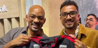 Danilo entrega Manto Sagrado do Flamengo ao ator americano Will Smith