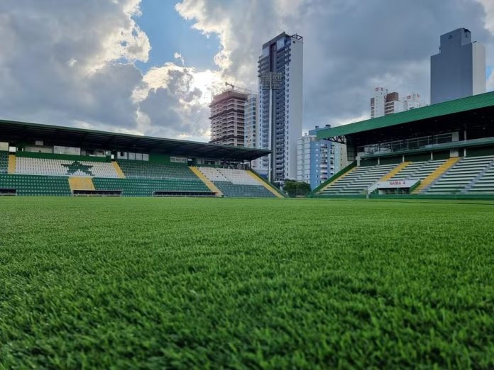 Arena Condá da Chapeconse com grama sintética