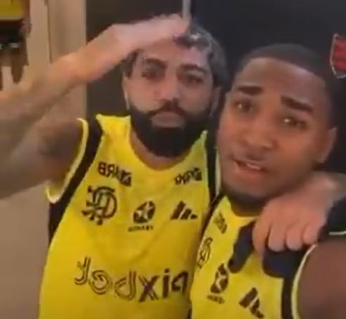 Ex jogador do Flamengo Gabi Gol junto de Lorran jogador do Flamengo